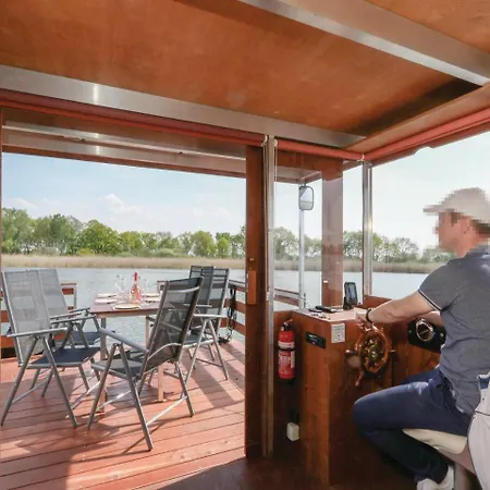 Botel Hafen 3*